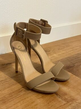Women's Ankle Strap Stiletto Sandals - Taupe